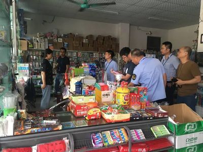 新雅街開展文化市場大排查行動暨“掃黃打非”宣傳活動，確保市場健康有序